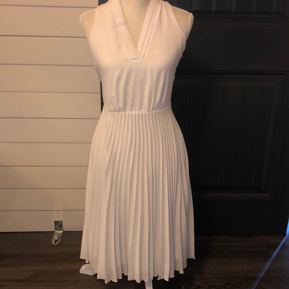 CATOS White Vintage Look Chiffon Flow Dress